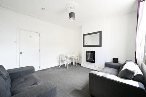 4 bedroom house share to rent, 14 Clarke Street, Broomhall
