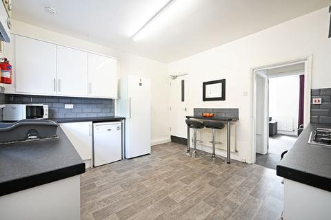 4 bedroom house share to rent, 14 Clarke Street, Broomhall