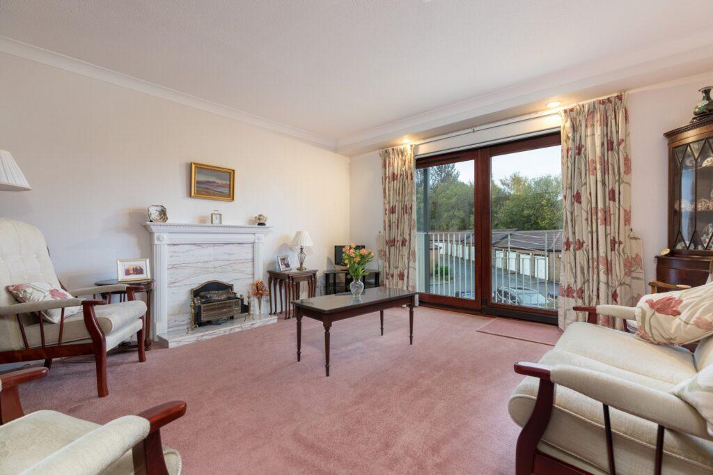 Melbourne Court, Giffnock 2 bed apartment £219,000