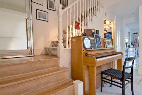 80a Savernake Road, London, NW3 2JR
