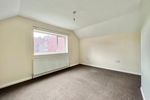 2 bedroom end of terrace house to rent, Altofts Road, Normanton