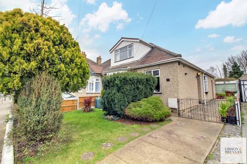 42 Scratton Road, Stanford-le-hope, SS17 0PA