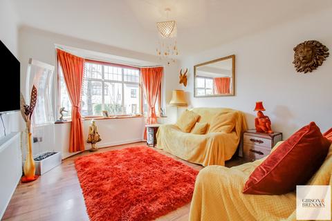 42 Scratton Road, Stanford-le-hope, SS17 0PA