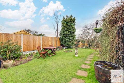 42 Scratton Road, Stanford-le-hope, SS17 0PA