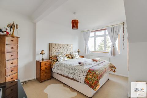 42 Scratton Road, Stanford-le-hope, SS17 0PA
