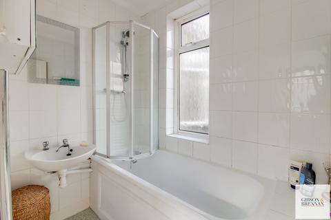 42 Scratton Road, Stanford-le-hope, SS17 0PA
