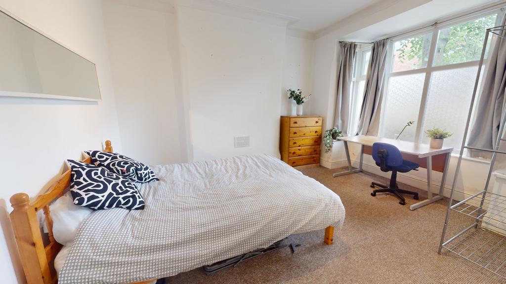 136 Harrington rm 1