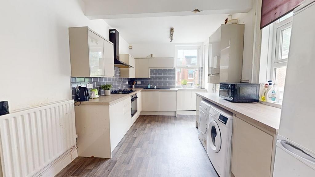 136 Harrington Kitchen