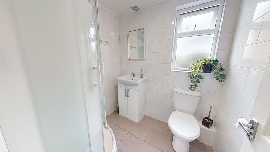 136 Harrington bath 2