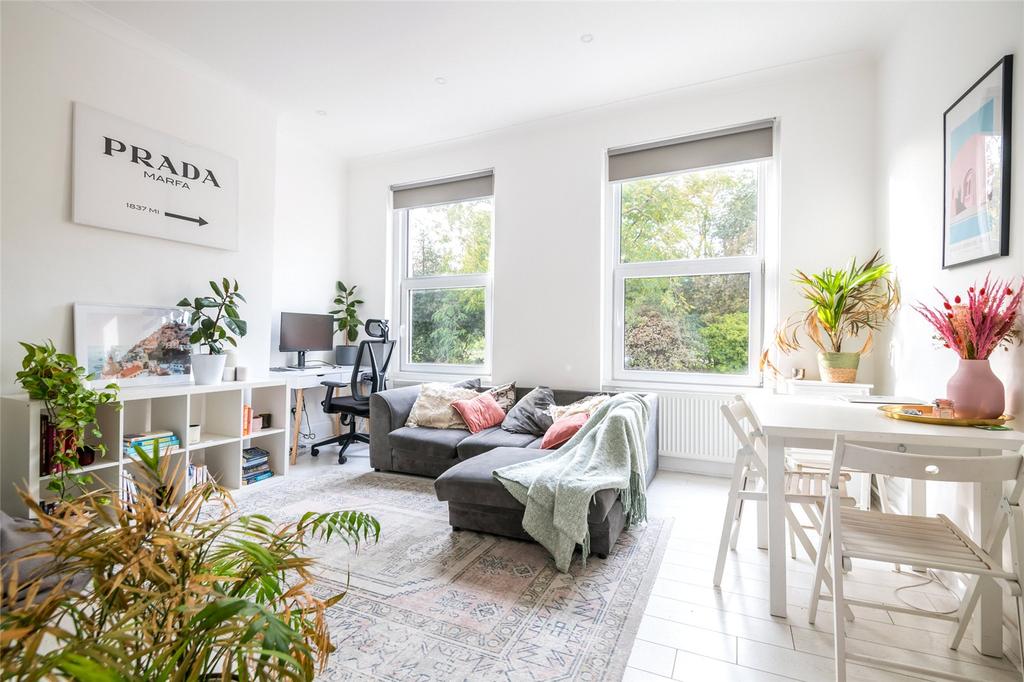 Dulwich Road, London, SE24 3 bed apartment £2,750 pcm (£635 pw)