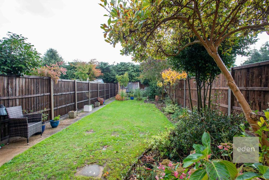 Plover Road, Larkfield, ME20 3 bed terraced house £360,000