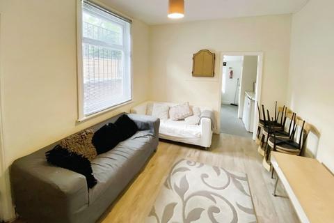 6 bedroom end of terrace house to rent, Latchmere Road, Manchester, Greater Manchester, M14