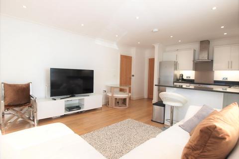 2 bedroom flat to rent, East Barnet Road, Barnet, EN4