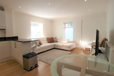 2 bedroom flat to rent, East Barnet Road, Barnet, EN4