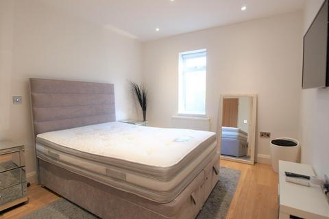 2 bedroom flat to rent, East Barnet Road, Barnet, EN4