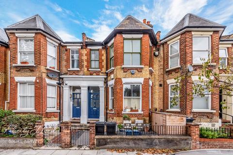 95b Durlston Road, London, E5 8RP
