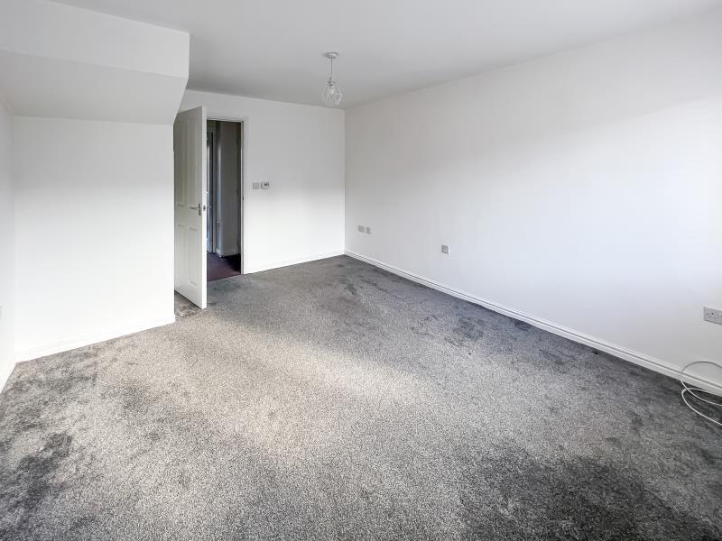 Gate Lane, Radcliffe 3 bed townhouse £1,050 pcm (£242 pw)