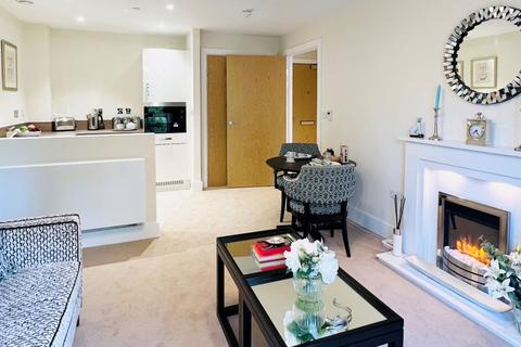 2 bedroom retirement property for sale - Assisted Living Apartment at Cheltenham, 20 Richmond Villages Cheltenham, Hatherley Lane GL51