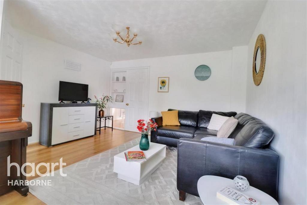 Stableford Close, Harborne 3 bed detached house £1,495 pcm (£345 pw)