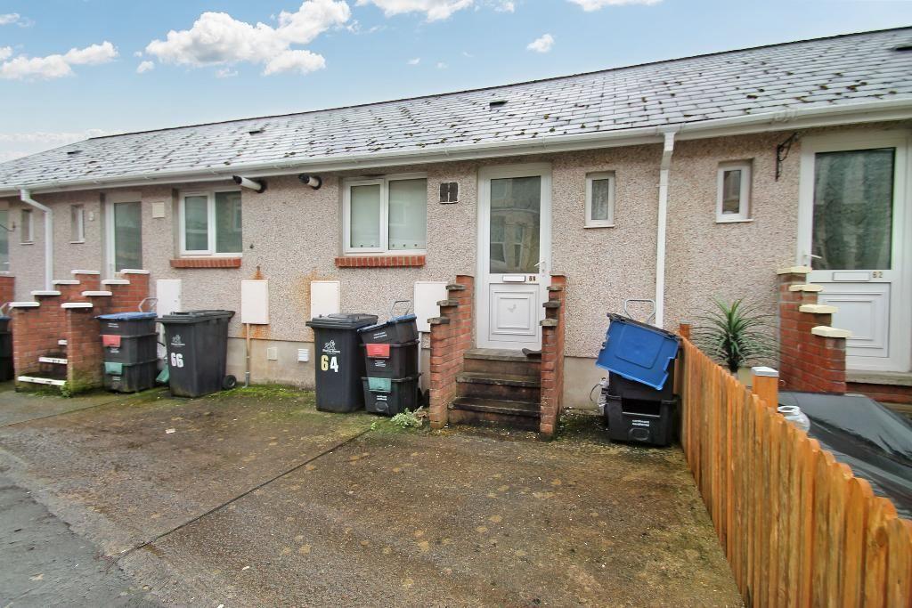 Queen Street, Abertillery, Blaenau Gwent, NP13 1AP 1 bed terraced house £70,000