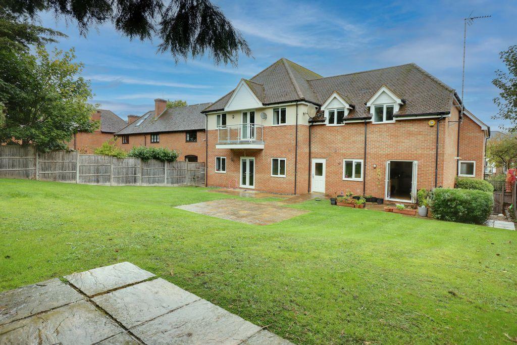 Ford View, Bassetsbury Lane, High... 2 bed duplex £1,450 pcm (£335 pw)