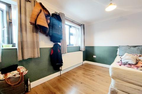 2 bedroom terraced house for sale - Mirren Close, Harrow