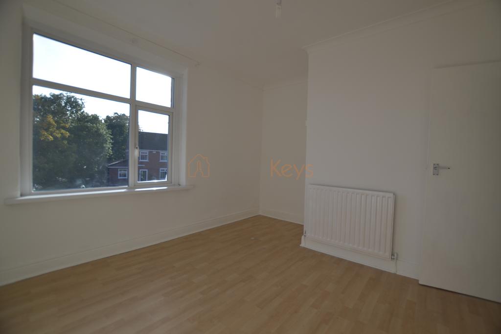 Master Bedroom 2.JPG