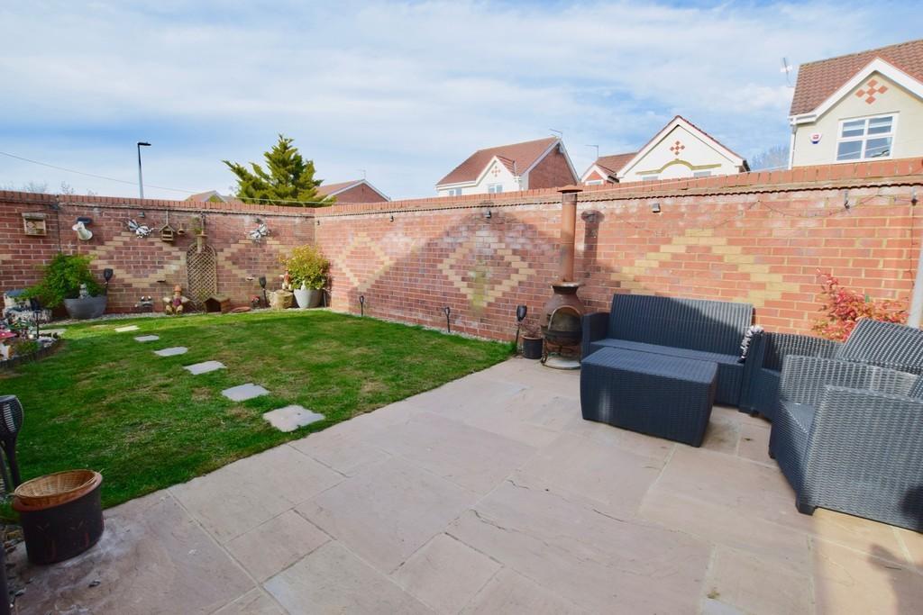 Harper Close, Pocklington 3 bed detached house £950 pcm (£219 pw)