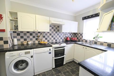 2 bedroom end of terrace house for sale - Fuller Close, Orpington