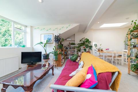 4 bedroom apartment for sale - Belsize Avenue, London