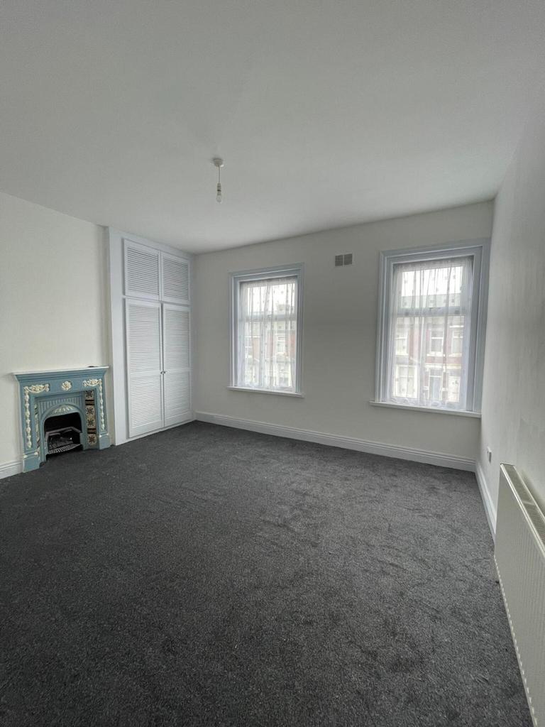 Keswick Road, Blackpool, FY1 5PB 4 bed terraced house £1,025 pcm (£