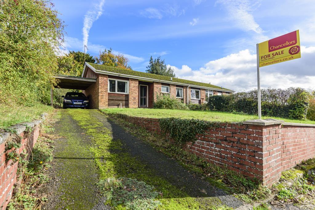 Almeley, Herefordshire, HR3 2 bed semidetached bungalow for sale £