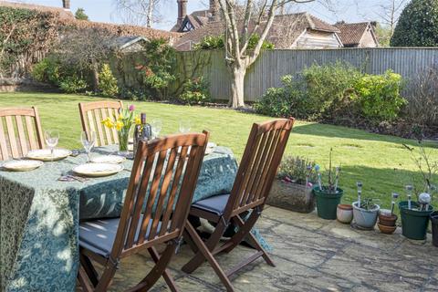 Rhinegold Dodsley Lane, Easebourne, Midhurst, GU29 9BB