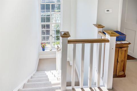 Rhinegold Dodsley Lane, Easebourne, Midhurst, GU29 9BB