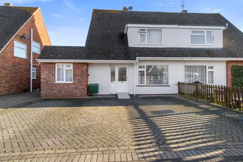 6 bedroom semi-detached house to rent, King Arthurs Close, Worcester WR2