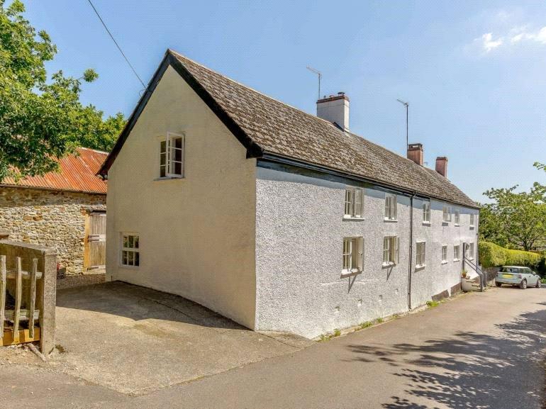 The Street, Kilmington, Axminster, Devon, EX13 3 bed semidetached