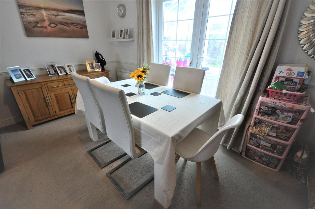 Furlong Close, Swindon, Wiltshire, SN25 4 bed detached house £350,000