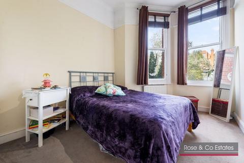 2 bedroom flat for sale, Greencroft Gardens, South Hampstead