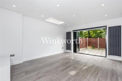 3 bedroom end of terrace house to rent, Almond Road, London, N17