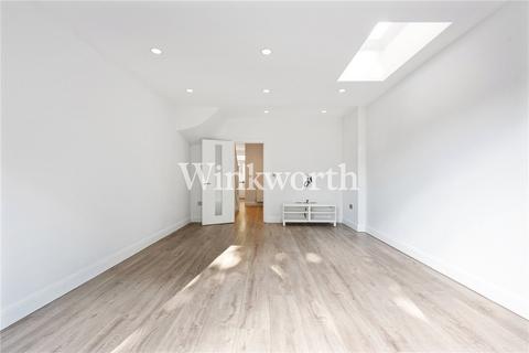 3 bedroom end of terrace house to rent, Almond Road, London, N17