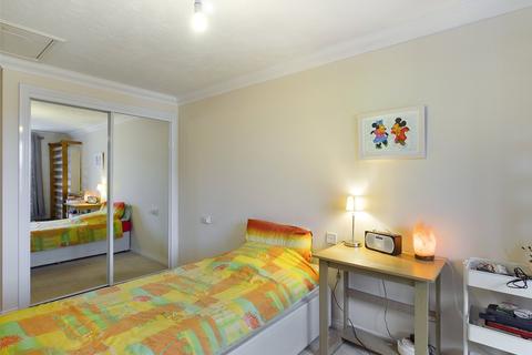 1 bedroom retirement property for sale - Montagu Road, Highcliffe, Christchurch, Dorset, BH23