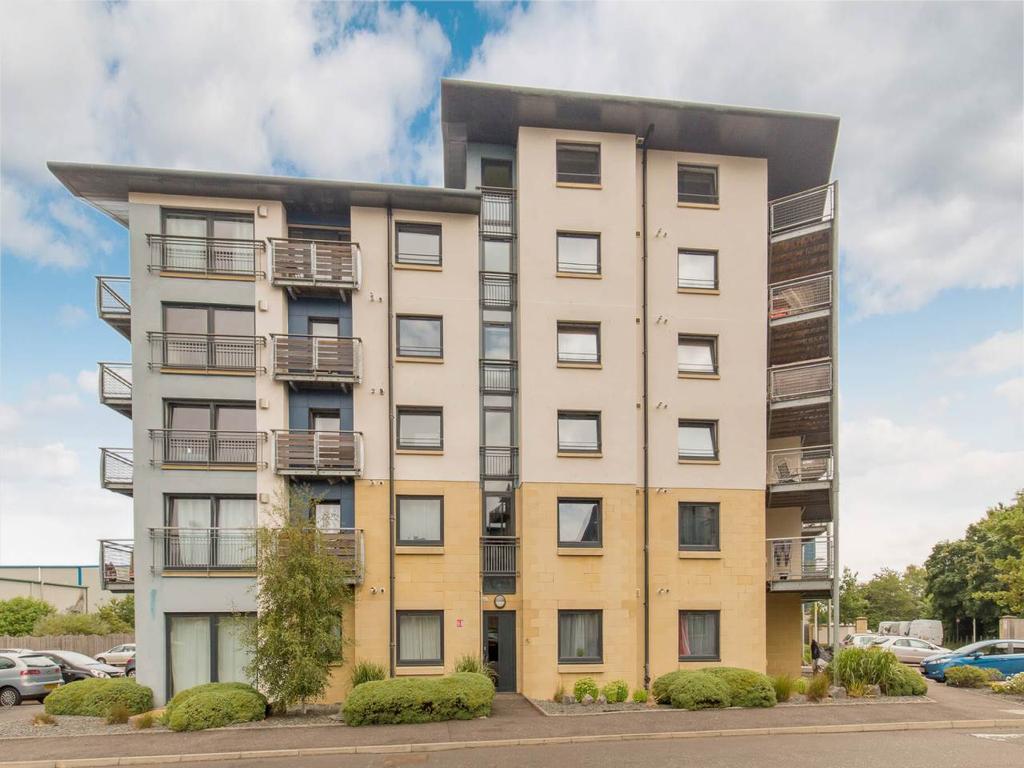 Peffer Bank, Edinburgh, Midlothian 2 bed flat £170,000