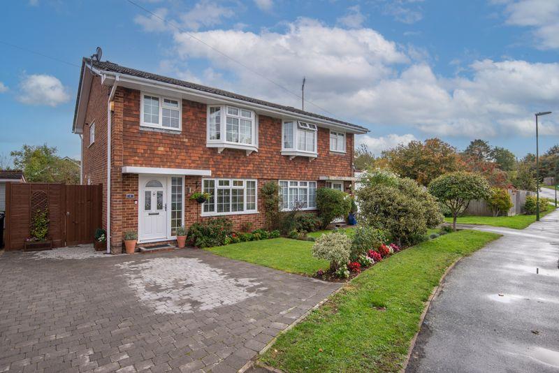 Meadow Drive, Haywards Heath 3 bed semidetached house £475,000