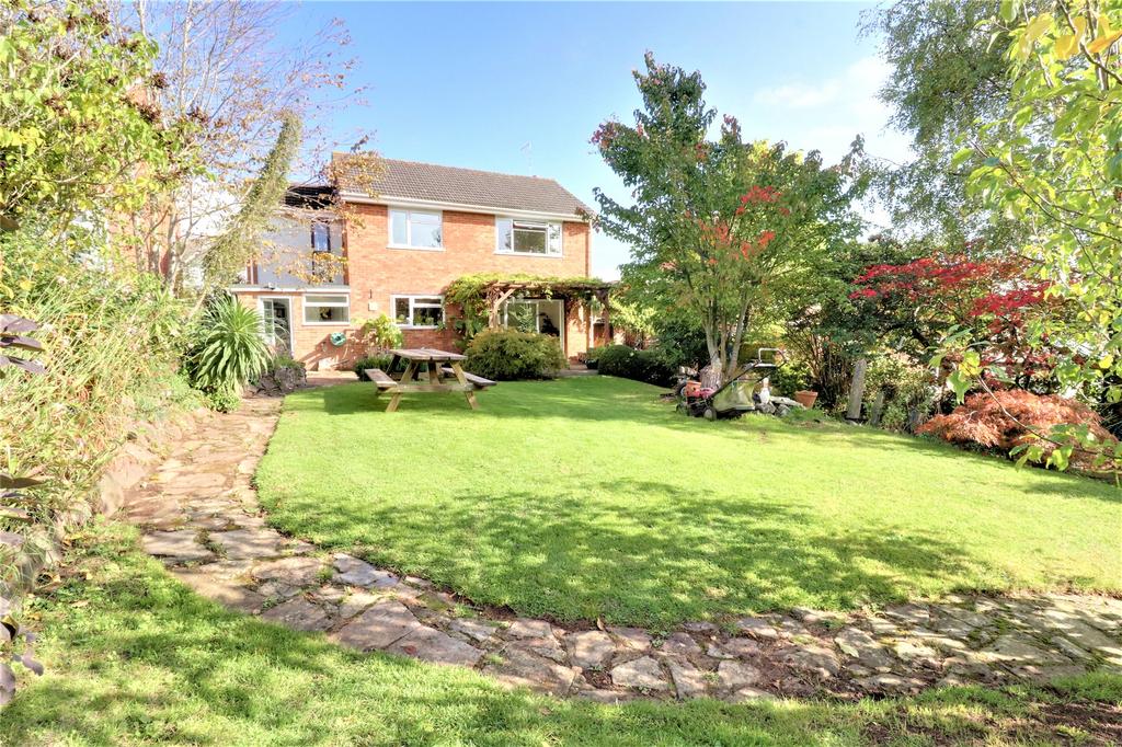 Claremont Drive, Taunton, TA1 4 bed detached house £450,000