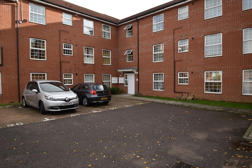 Bridge Court, Welwyn Garden City, AL7 2 bed ground floor flat £1,100