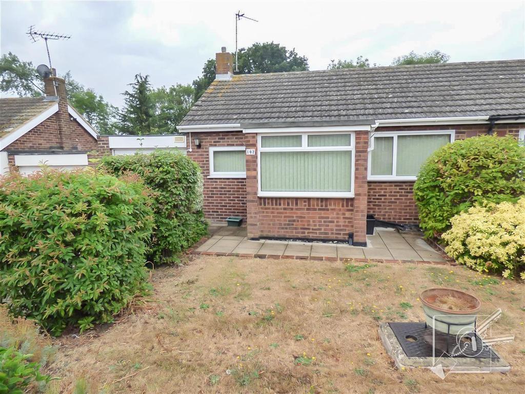 Beacon Drive, Bean, Dartford 2 bed semidetached bungalow £360,000