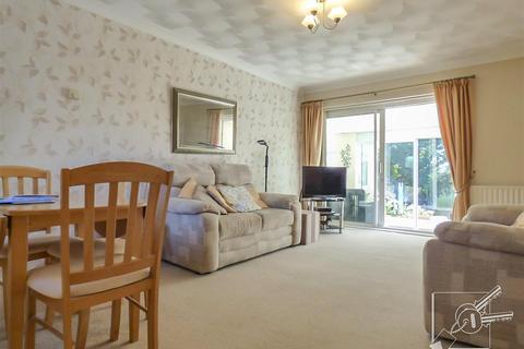 102 Beacon Drive, Bean, Dartford, DA2 8BQ