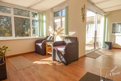 102 Beacon Drive, Bean, Dartford, DA2 8BQ
