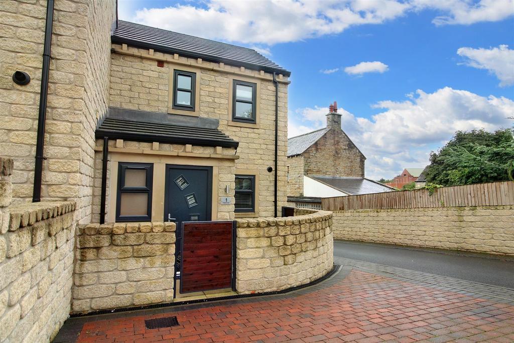 Field Fold, Skelmanthorpe, Huddersfield 2 bed end of terrace house £