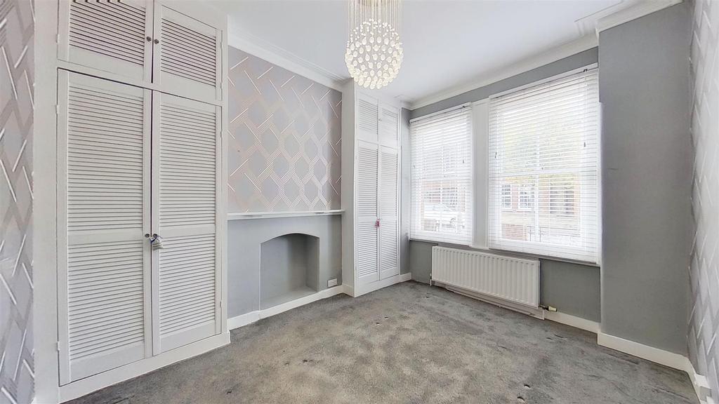 Ingelow Road, London 2 bed flat £1,950 pcm (£450 pw)